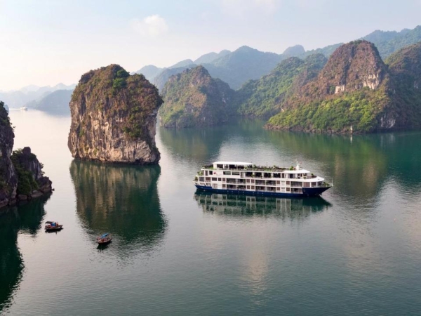 Mon Cheri Cruise (Lan Ha Bay)