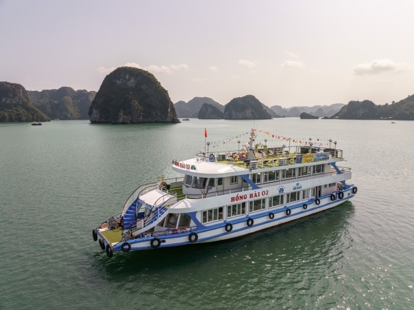 Ha Long Bay Cruise Day Tour – Best selling: Kayaking, Swimming, hiking & Lunch